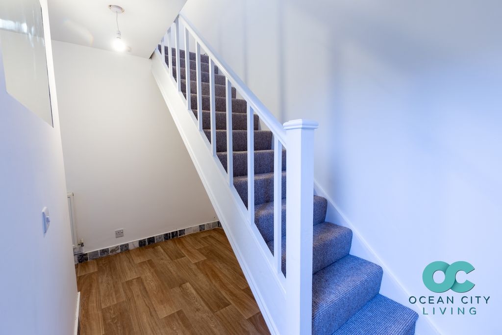 Property photo 2 of 27 Hallway