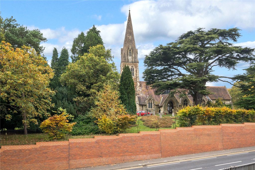 Property photo 2 of 12 Picture 2