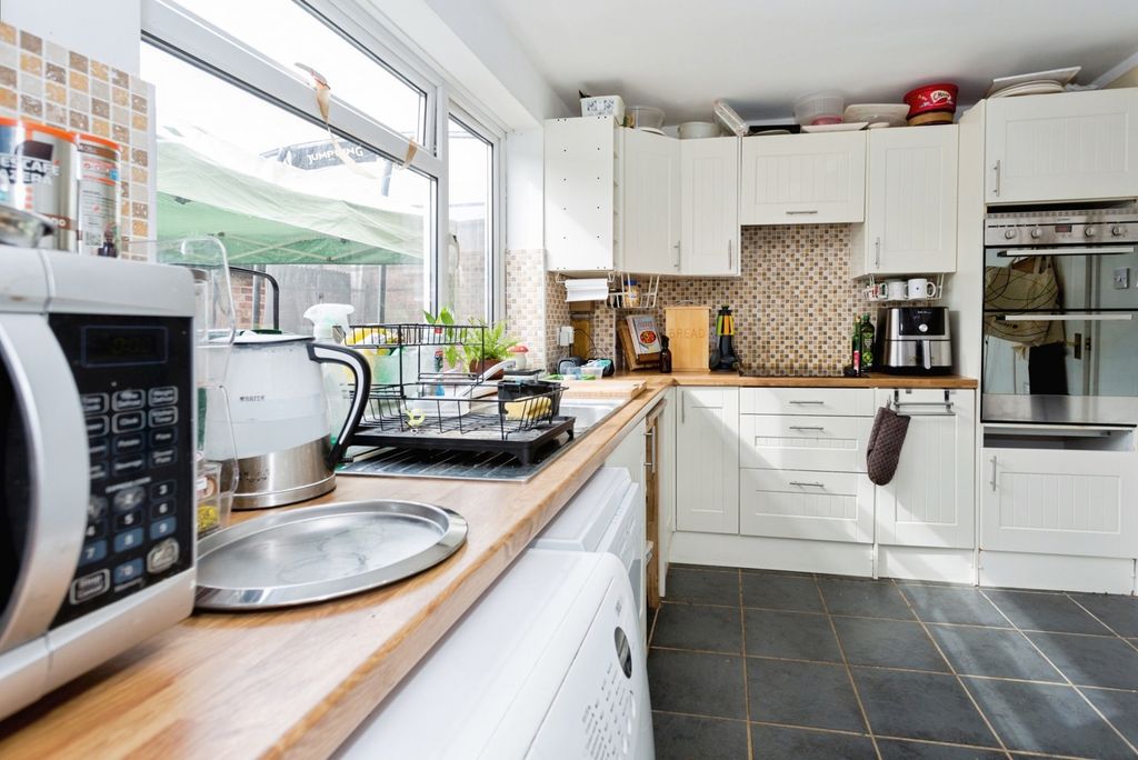 Property photo 3 of 25 Pbox-Img.Jpg