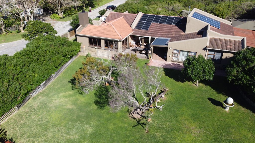 Property photo 2 of 35