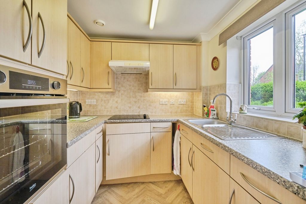 Property photo 2 of 16 Kitchen