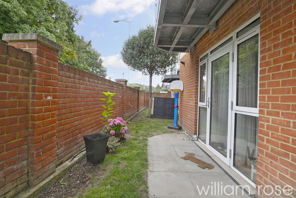Property photo 3 of 11