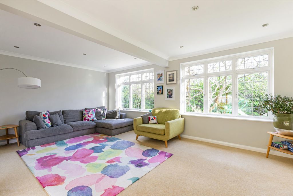 Property photo 3 of 27 Image