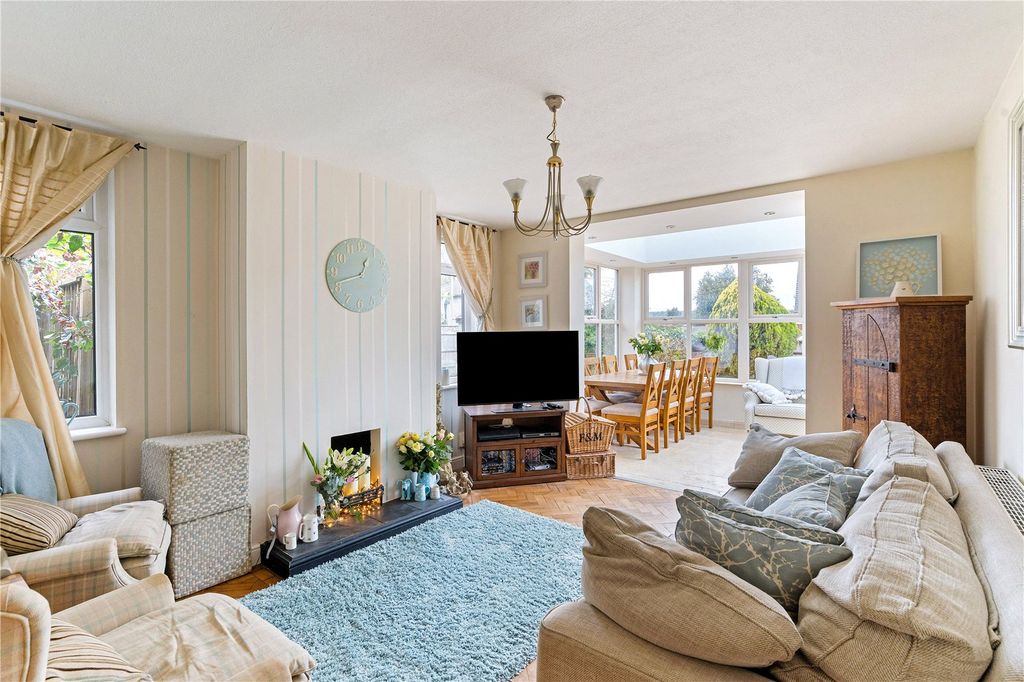 Property photo 3 of 15 Sitting Room