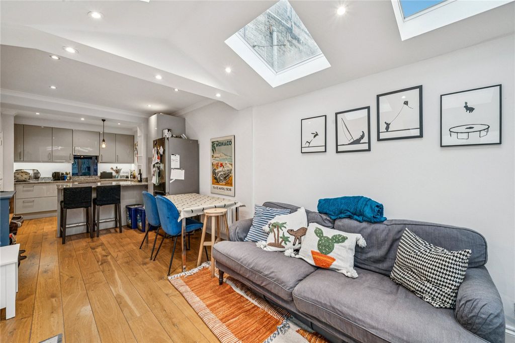 Property photo 2 of 9 Picture No. 13