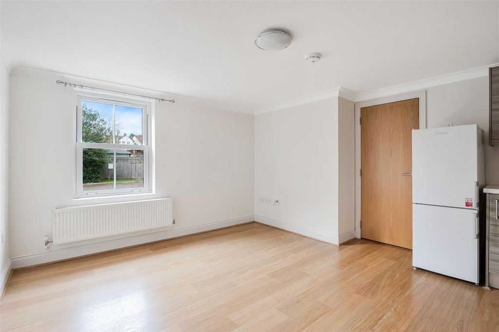 Property photo 3 of 11 Nightingale House (9).Jpg