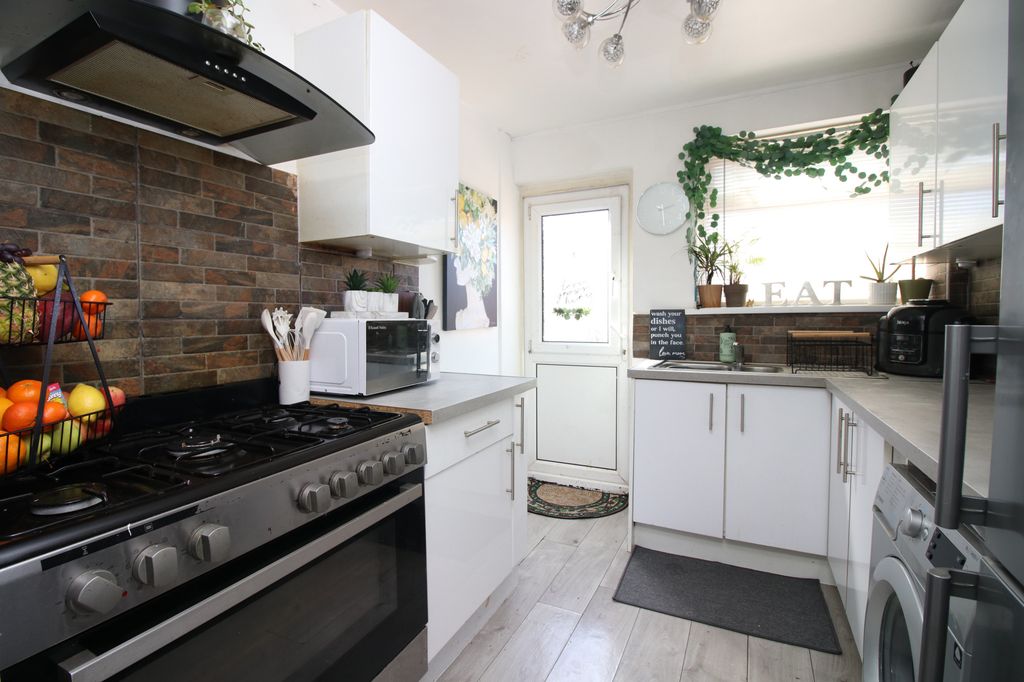 Property photo 2 of 16