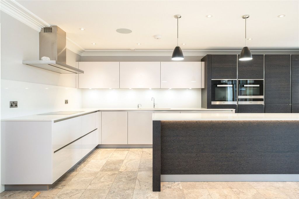 Property photo 3 of 14 Kitchen