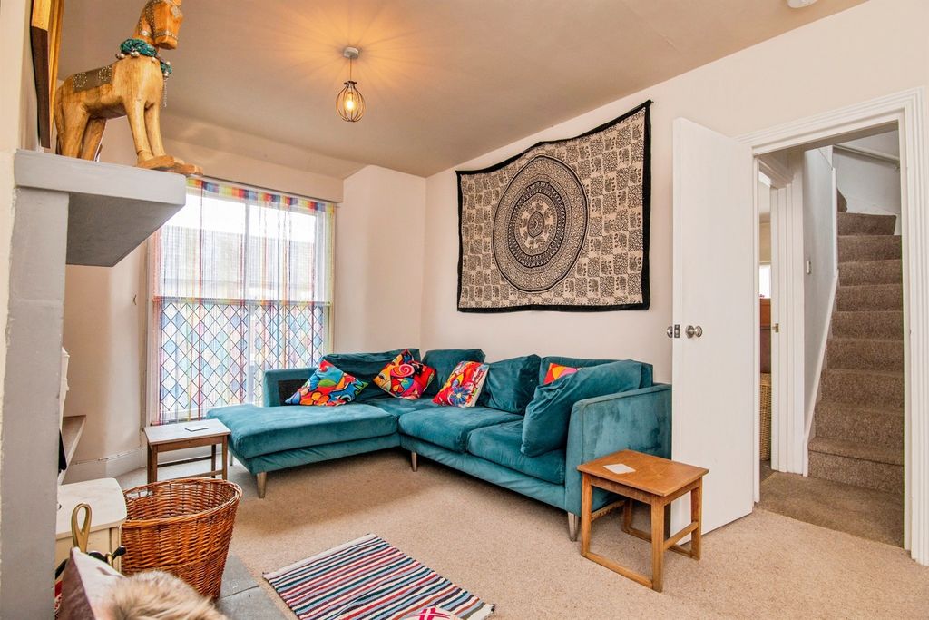 Property photo 2 of 17