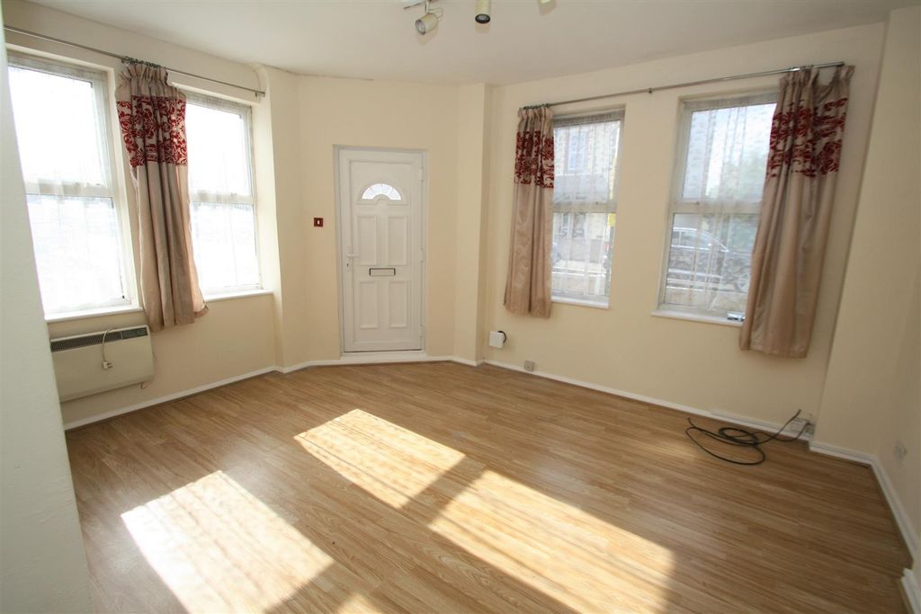 Property photo 2 of 9 Front Room .Jpg