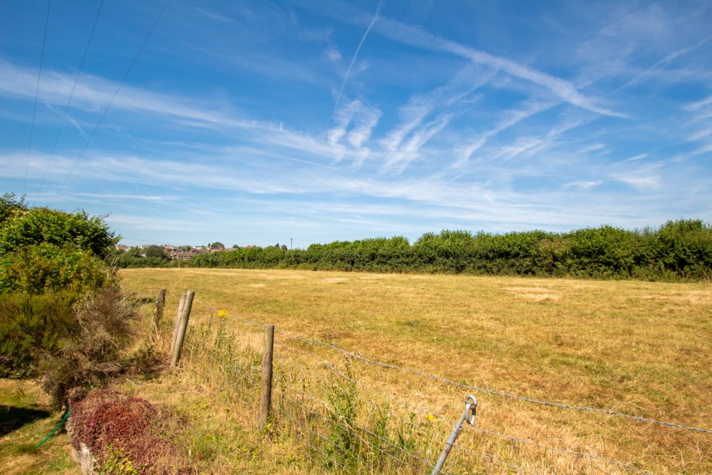 Property photo 2 of 36