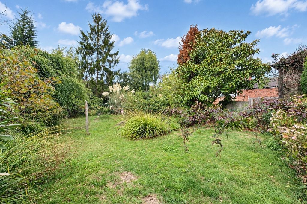 Property photo 2 of 16 5526375