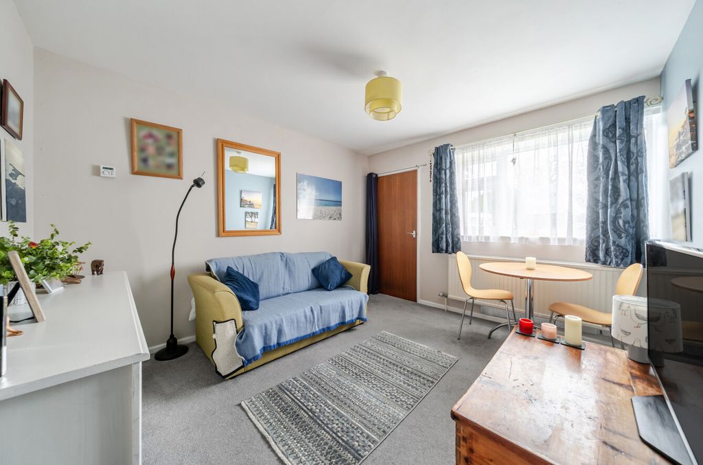 Property photo 2 of 12 1415366-2-698F435...