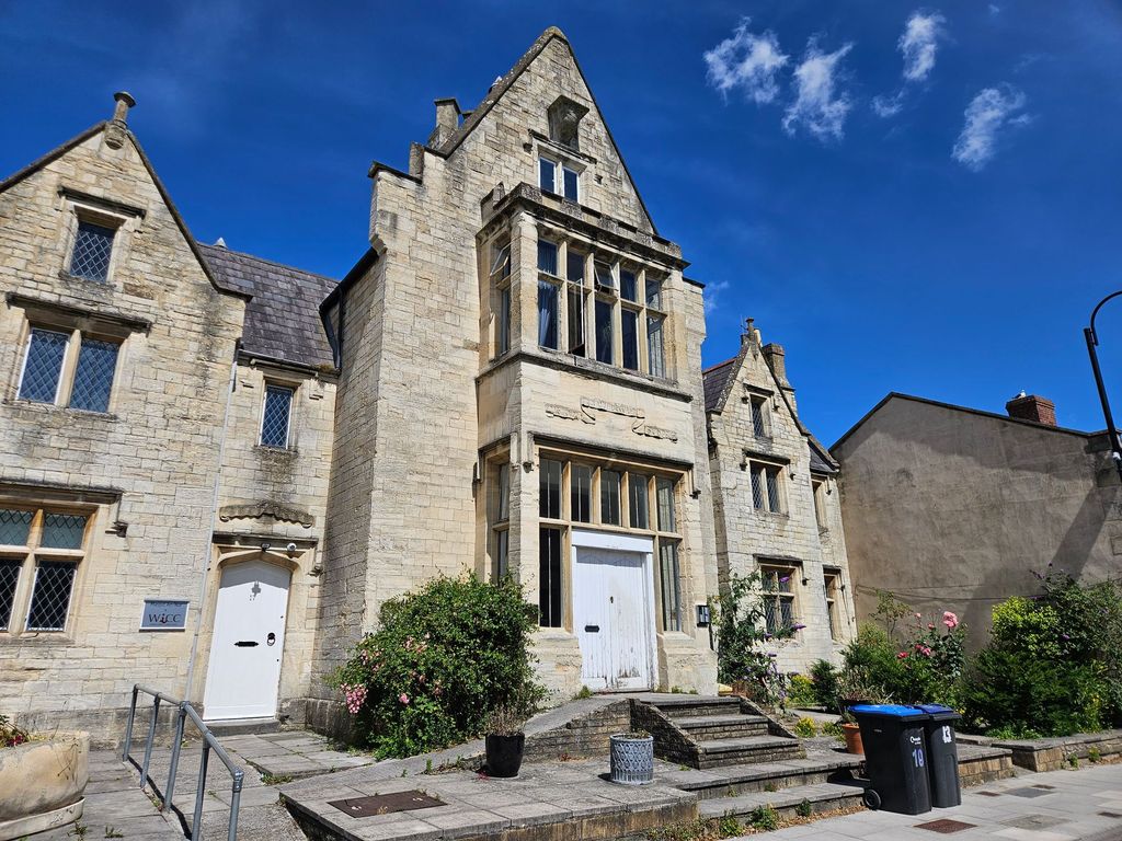 Property photo 1 of 9