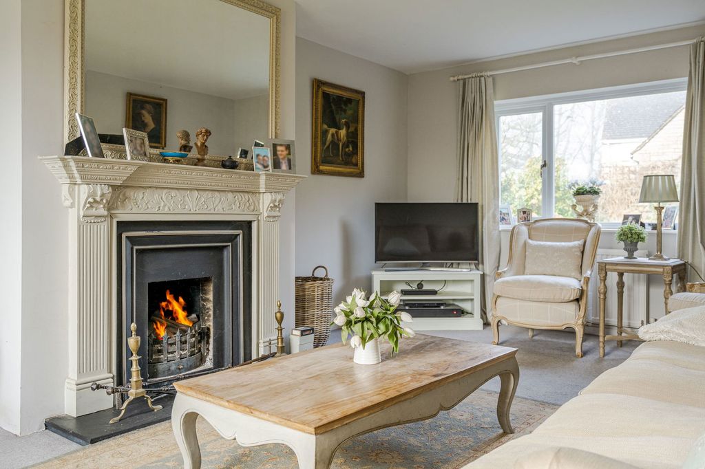 Property photo 3 of 18