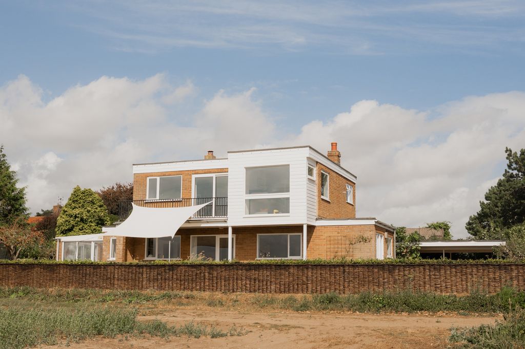 Property photo 1 of 36 307663 - A0O0X00000Qxm17Uah_N64-Crop.Jpg