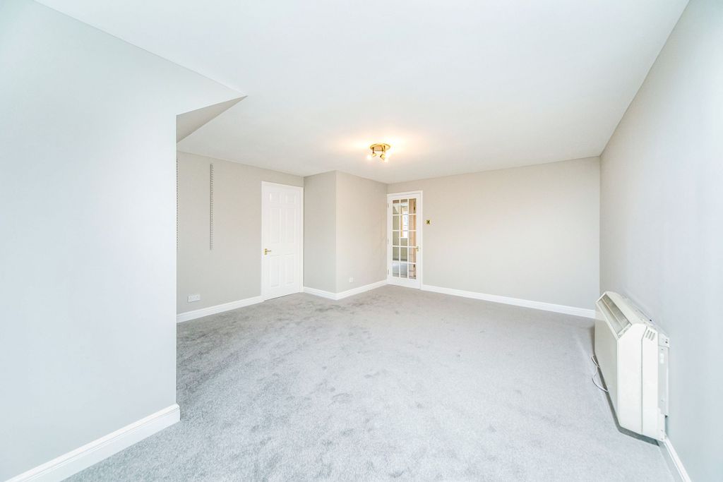 Property photo 3 of 8 6223019d-4265-4398-B