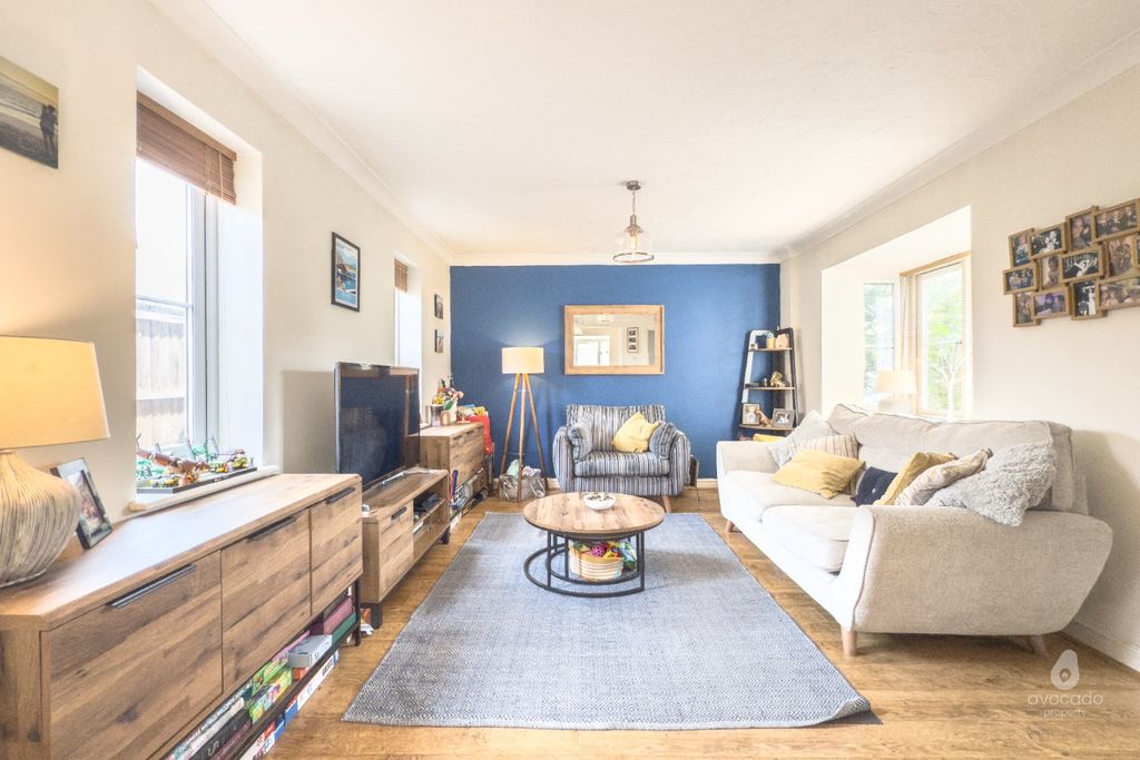 Property photo 3 of 18 4382388