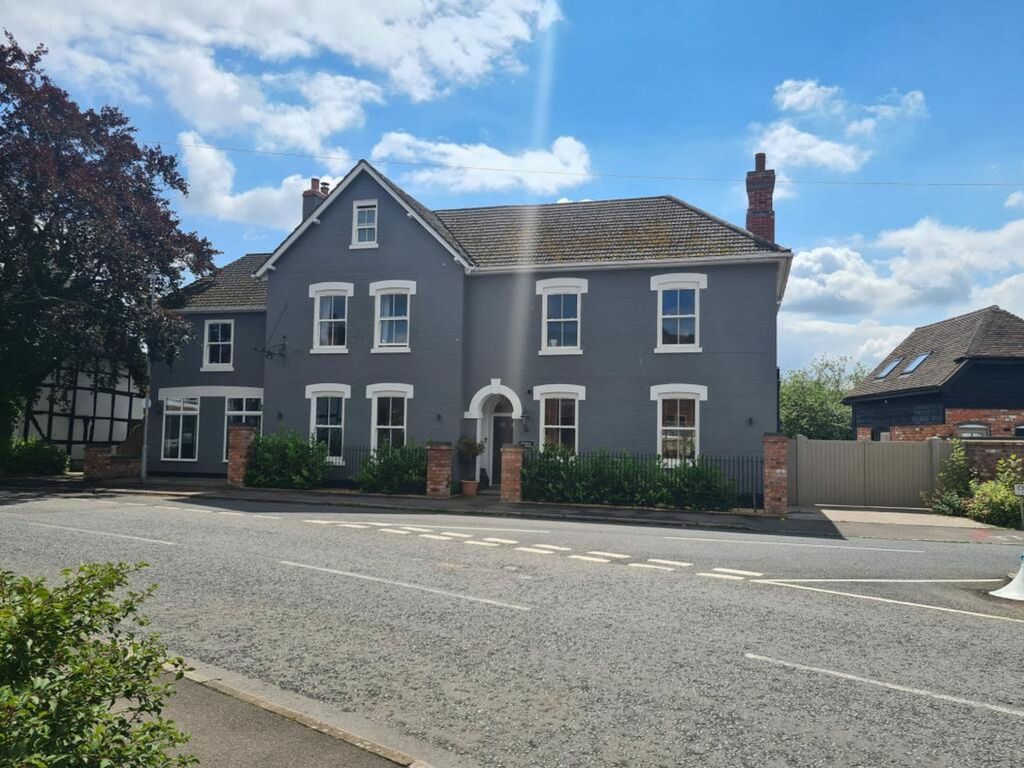 Property photo 2 of 37