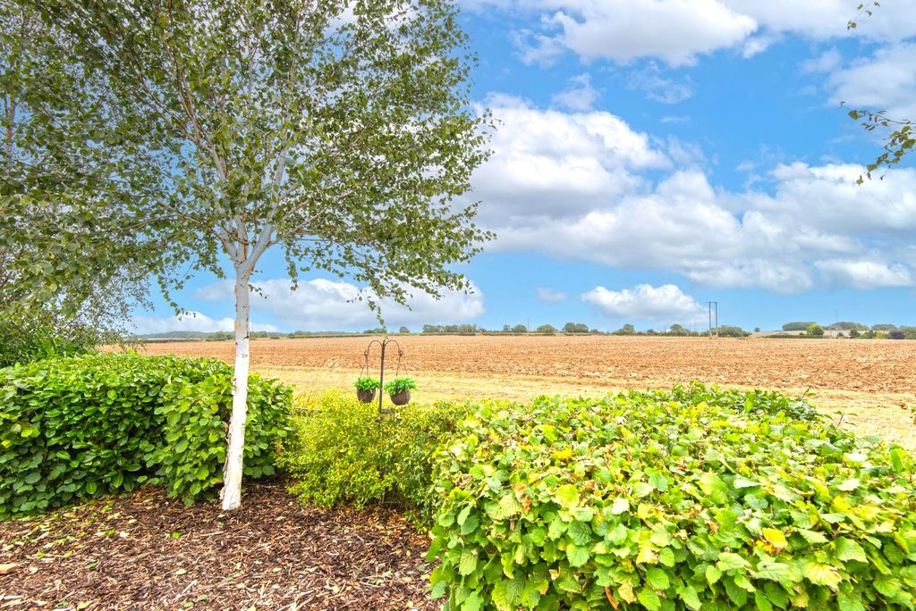 Property photo 2 of 35