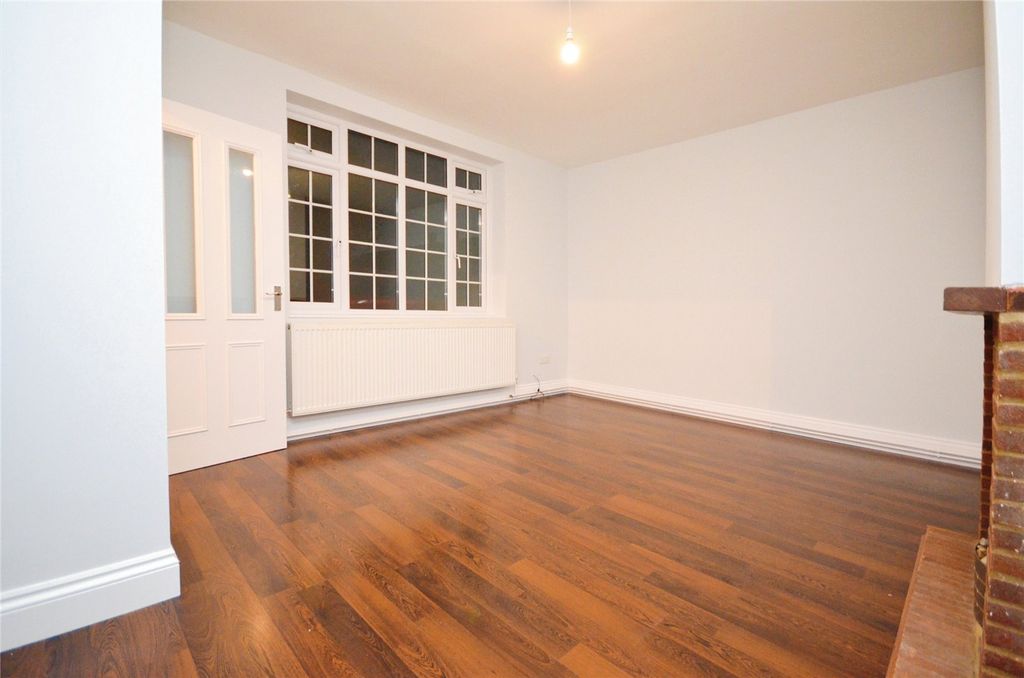 Property photo 3 of 11 Picture No. 06
