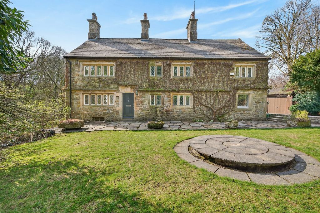 Property photo 1 of 42