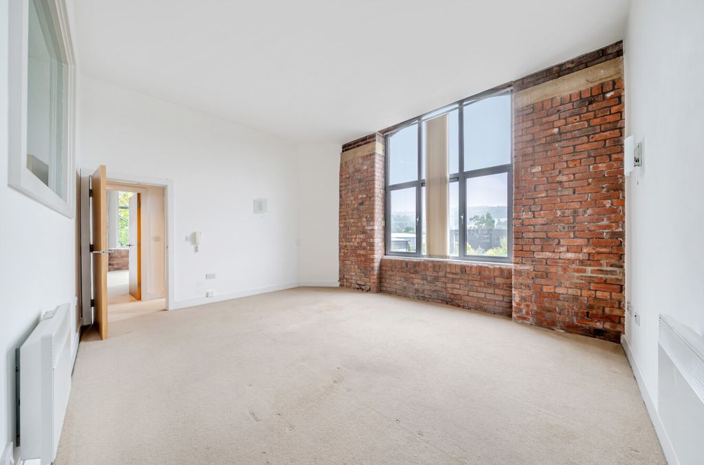 Property photo 2 of 18 1527324-9-6Abb962...