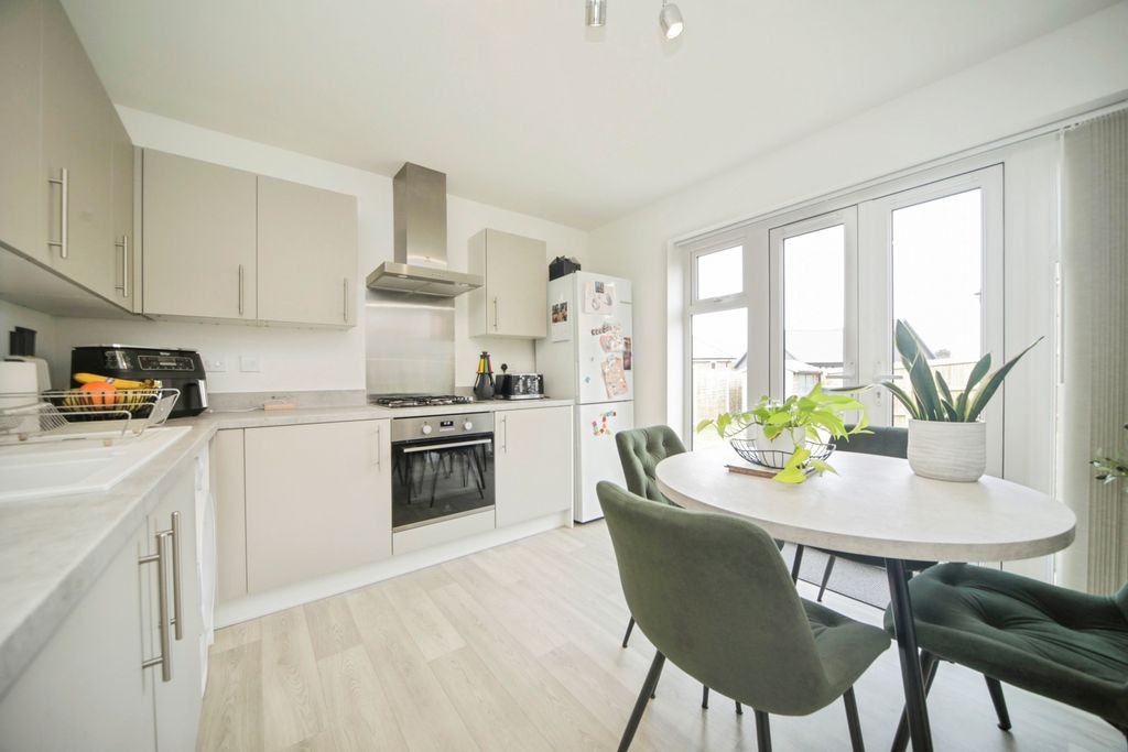 Property photo 3 of 19 Pbox-Img.Jpg