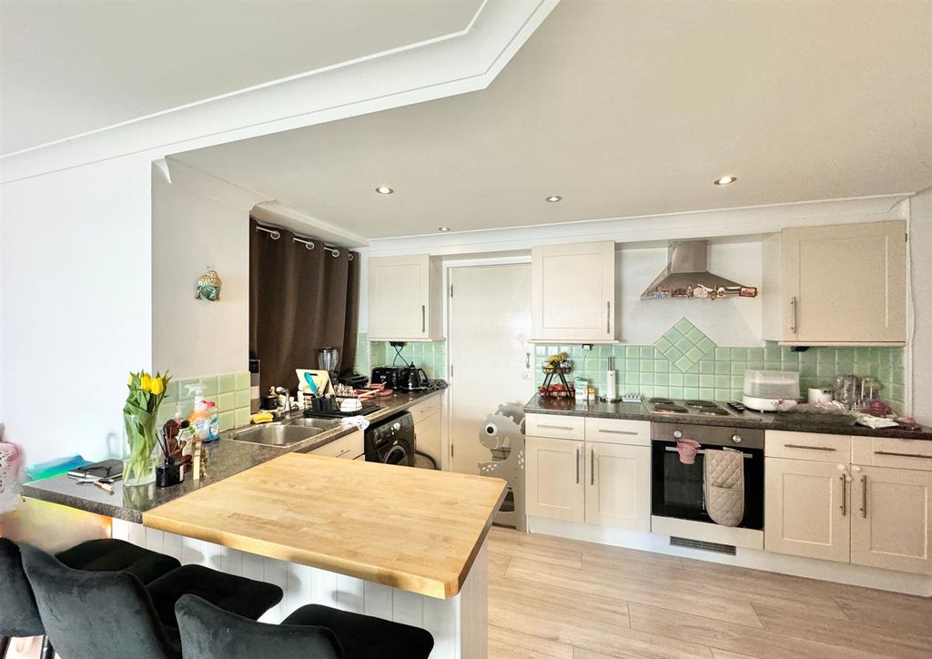 Property photo 1 of 5 3