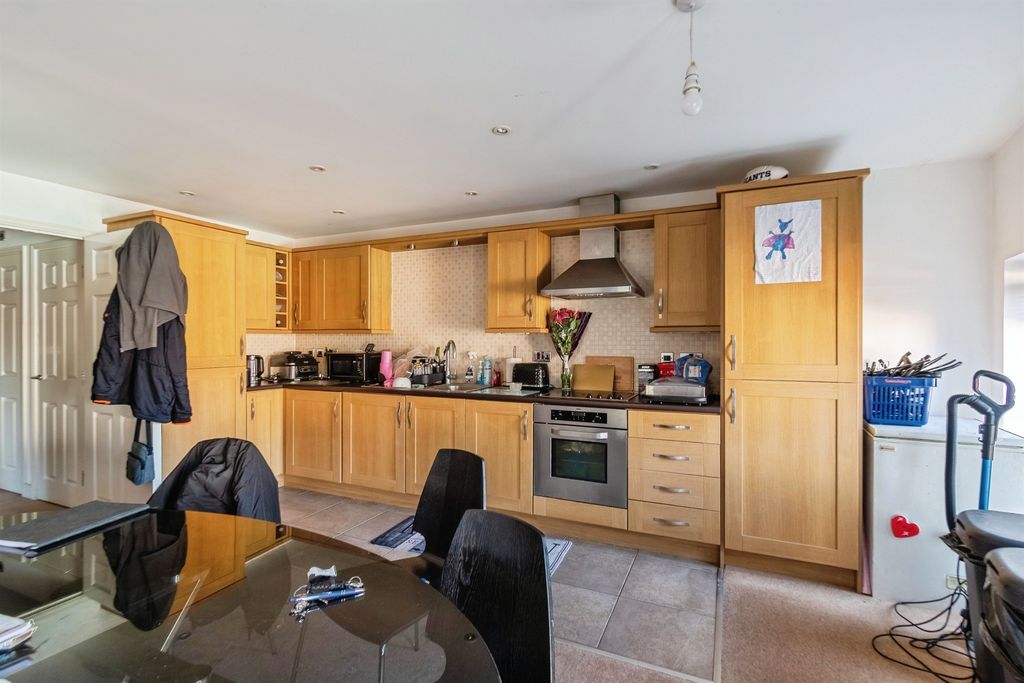 Property photo 3 of 16