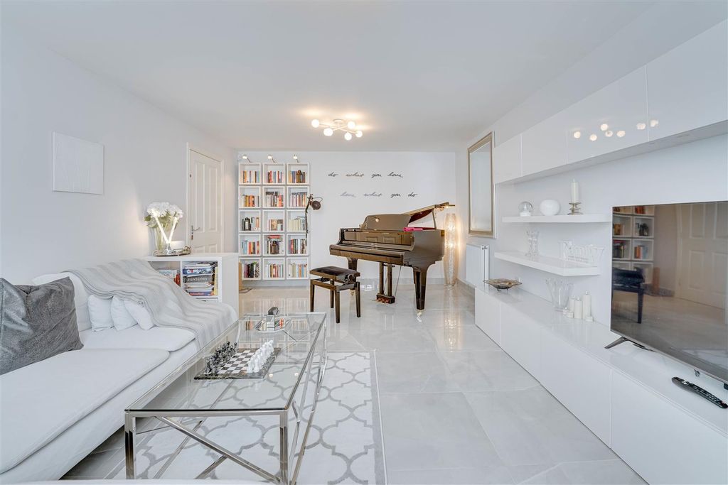 Property photo 3 of 23 Bendish Ln, Bottisham-13.Jpg