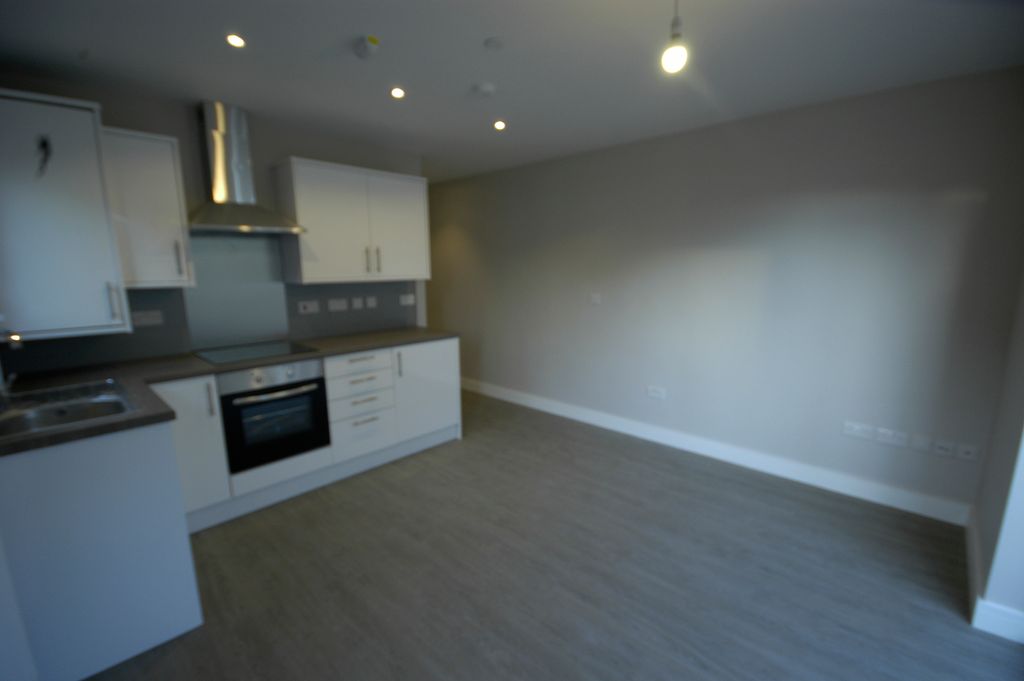 Property photo 2 of 9 Kitchen Lounge