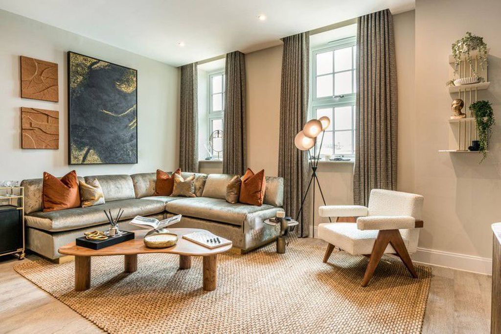 Property photo 2 of 19