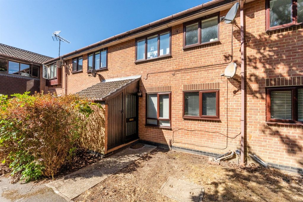Property photo 1 of 7 (Main)