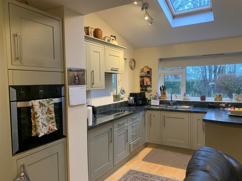 Property photo 2 of 12 Kitchen.Jpg