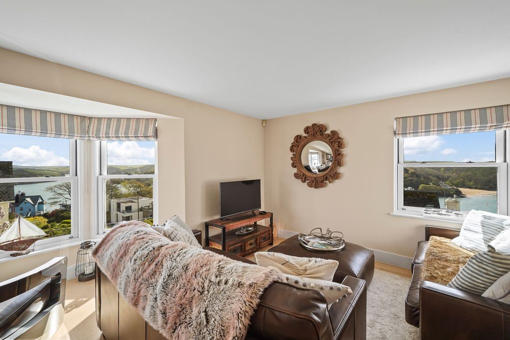 2 bed flat for saleDevon Road, Salcombe TQ8 photo 5