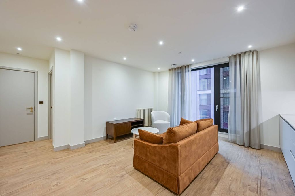 Property photo 1 of 58