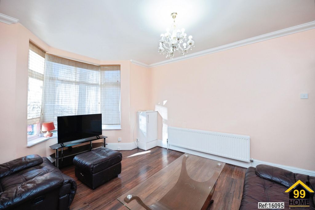 Property photo 2 of 20 Photo 1