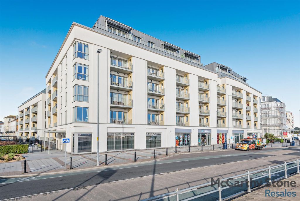 Property photo 2 of 12 8676353-Exterior04-800.Jpg