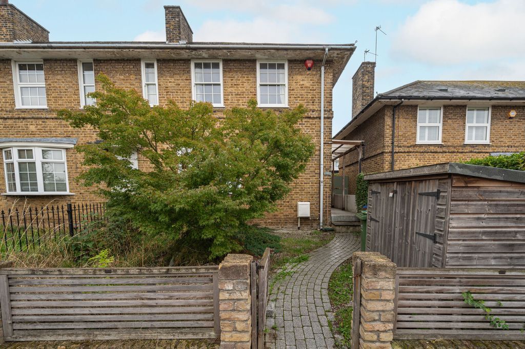 Property photo 2 of 23