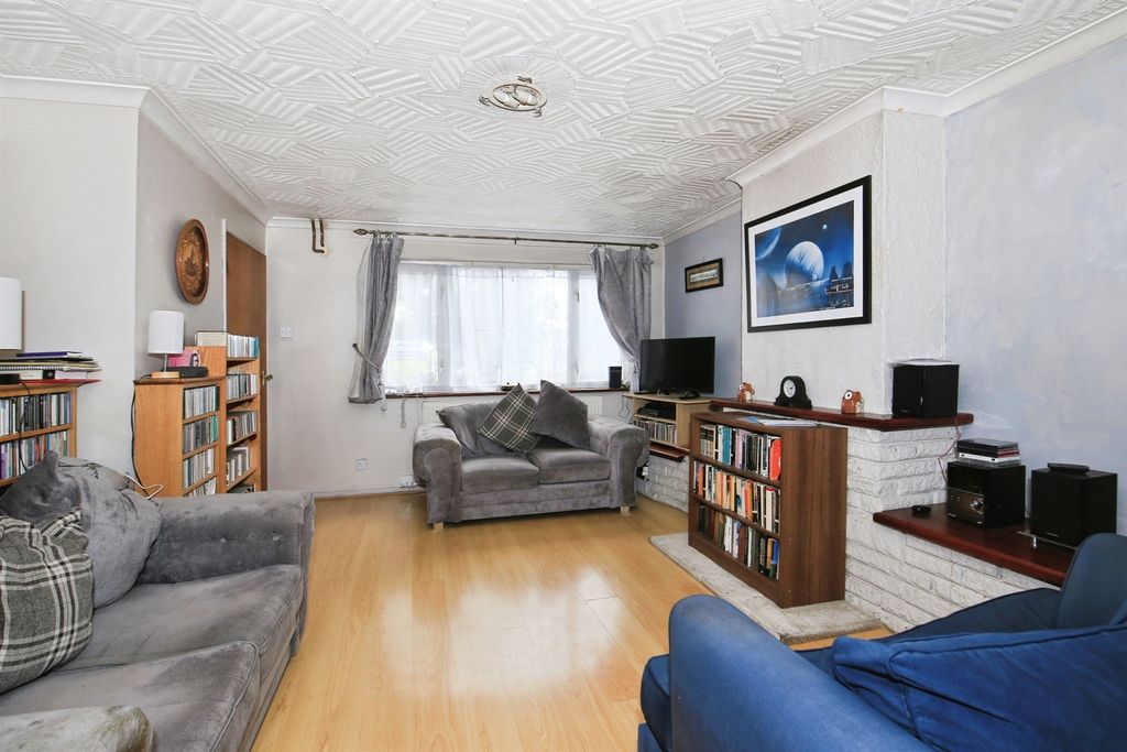 Property photo 3 of 11