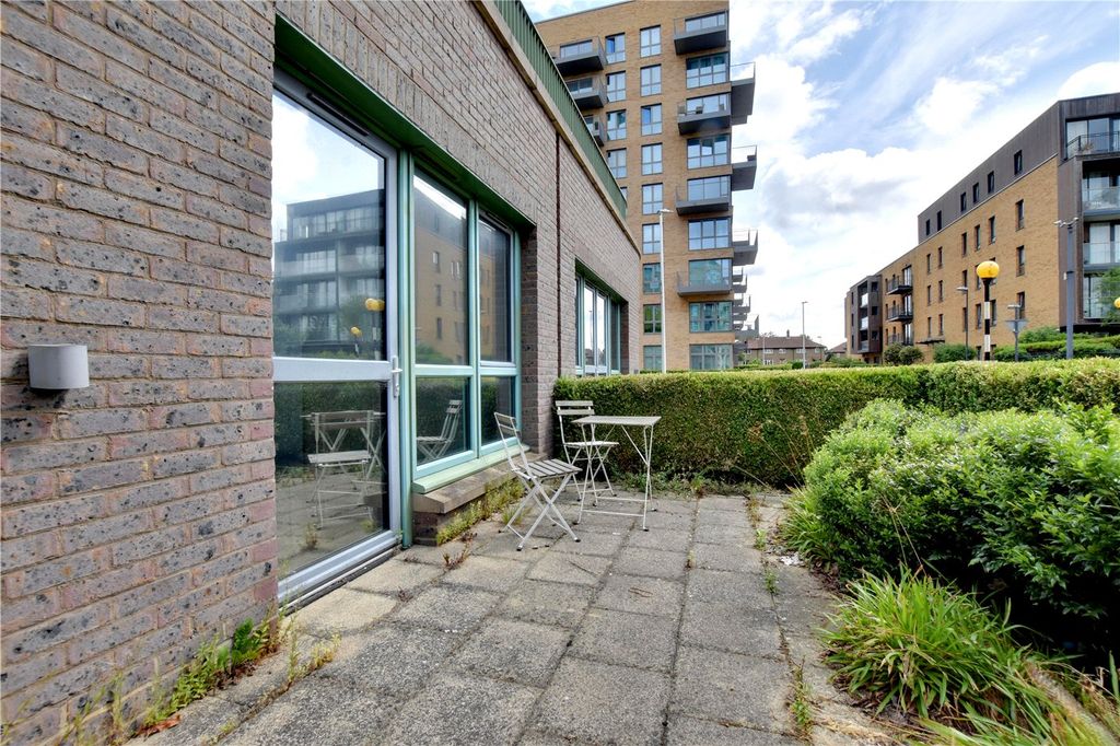Property photo 3 of 16 Terrace