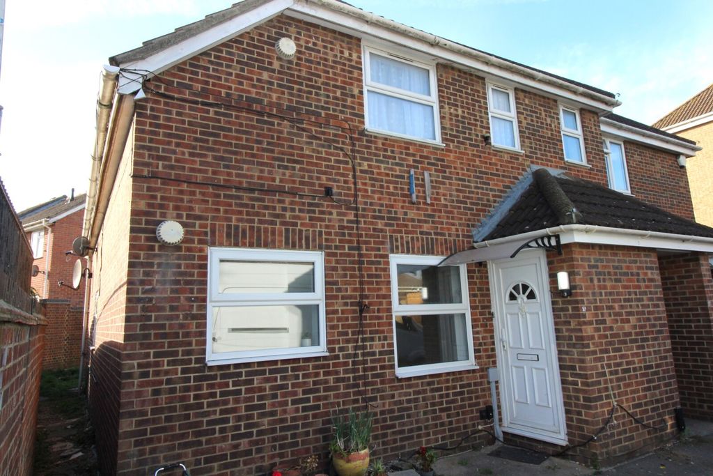 Property photo 1 of 11 Exterior