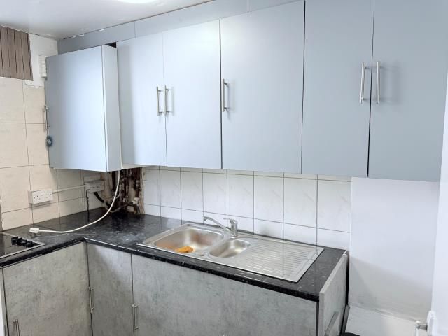 Property photo 2 of 8 Kitchen