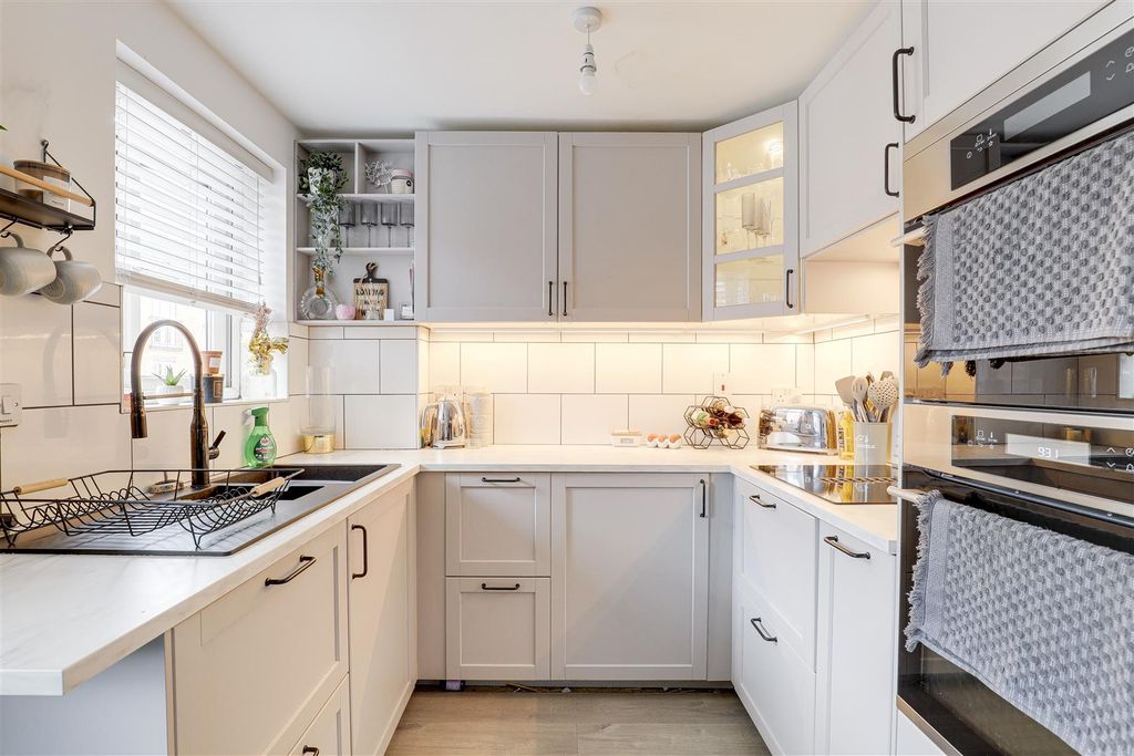 Property photo 2 of 23 2915.Jpg