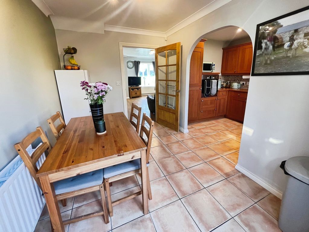 Property photo 3 of 17 Dining Room