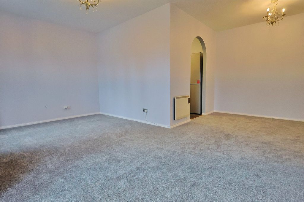 Property photo 3 of 8 Picture No. 15