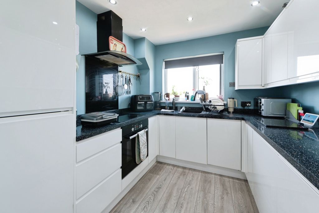 Property photo 3 of 13 Pbox-Img.Jpg