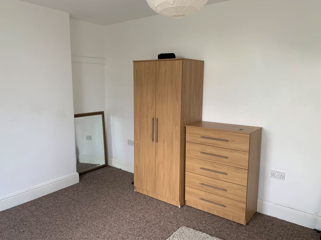 Property photo 2 of 3