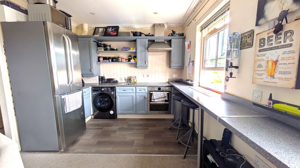 Additional image 9 of 1 bed flat for sale23 Polkyth Parade, Carlyon Road, St. Austell, Cornwall PL25